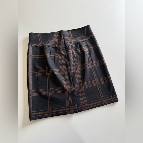 Halogen-Black and Brown-Plaid Mini Skirt-Fall-Classic-Preppy-Size S - Picture 7 of 10